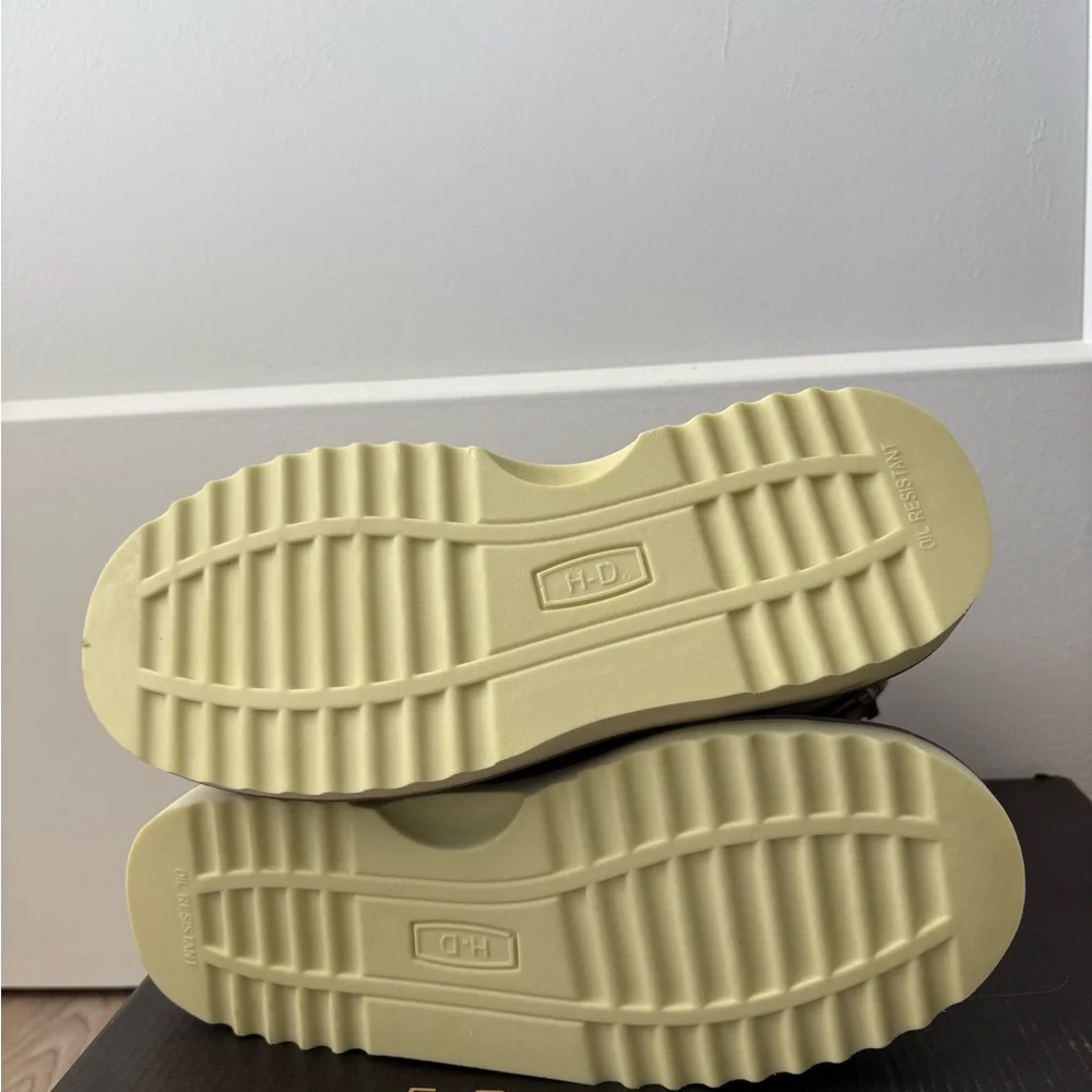 Harley-Davidson Beige Leather Ankle Boots Marconi New in box never worn. - Picture 6 of 7